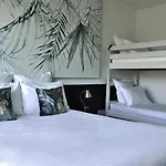 Hotel Hôtel-restaurant La Belle Poule - Rochefort