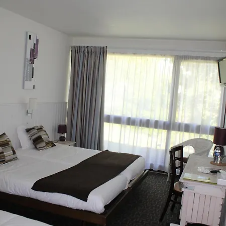 Hotel-restaurant La Belle Poule - Contact 3*