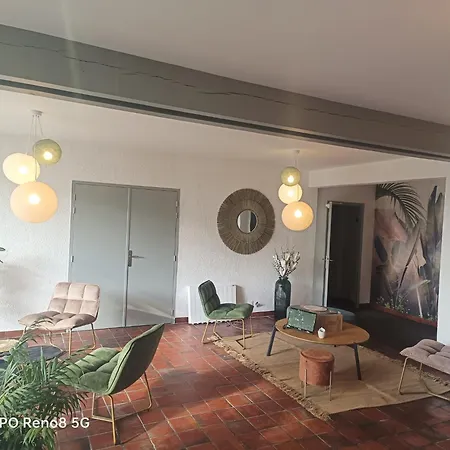 호텔 Hotel-restaurant La Belle Poule - Contact 3*