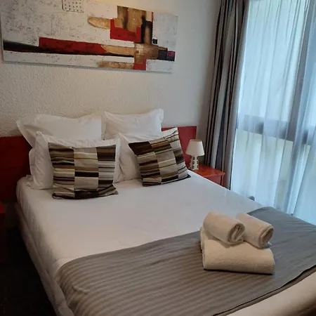 Hotel-restaurant La Belle Poule - Hotel Rochefort (Charente-Maritime)