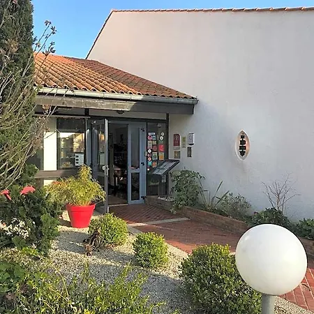 Otel Hotel-restaurant La Belle Poule -