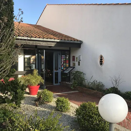 Hotel-restaurant La Belle Poule - Contact 3* 罗什福尔